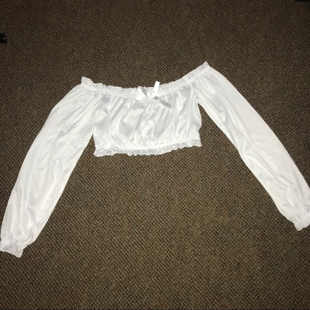 ❗️SOLD❗️ Cropped Peasant Top - Picture 2 of 4